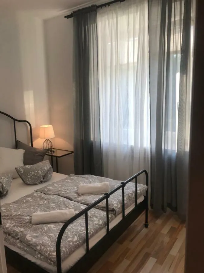 Apartament Stare Miasto Świętojerska 12 Warszawa Polska